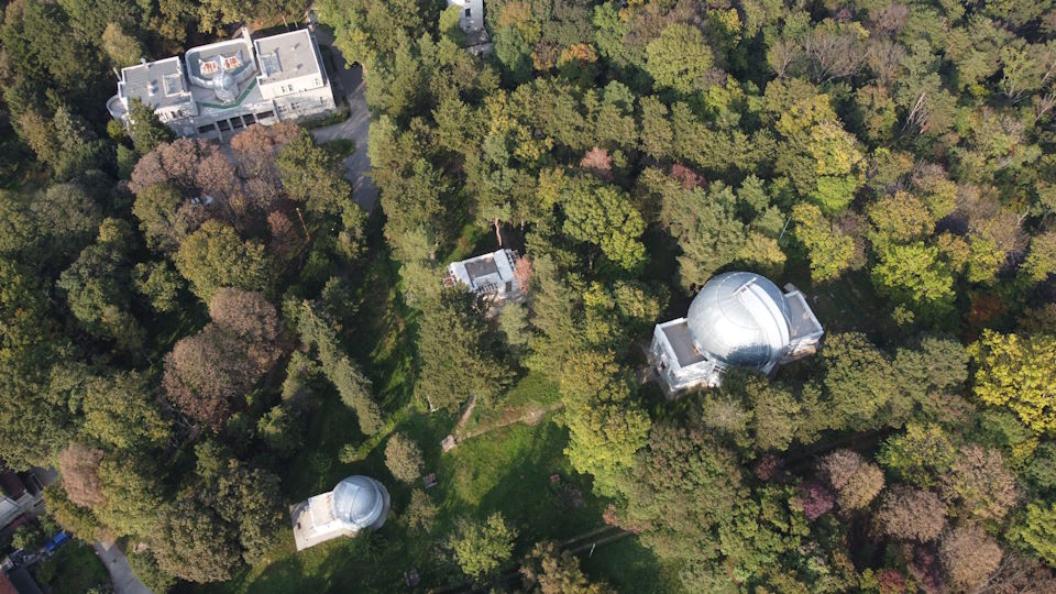 Hundred Years of the Institutional Independence of the Astronomical Observatory